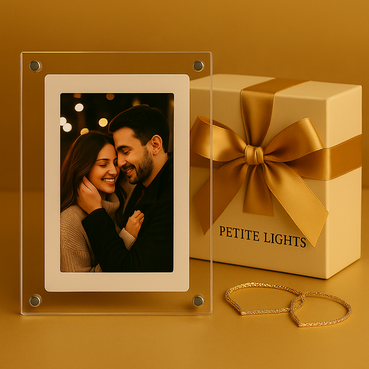 PETITE VIDEO FRAME
