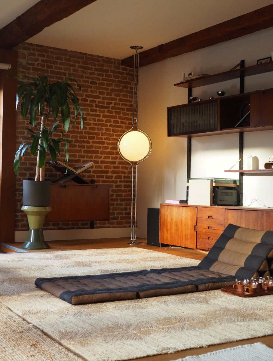 Zuru Floor To Ceiling Lamp